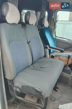 Грузопассажирский фургон Renault Master 1998 в 