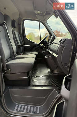 Вантажний фургон Renault Master 2022 в 