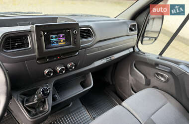 Вантажний фургон Renault Master 2022 в 