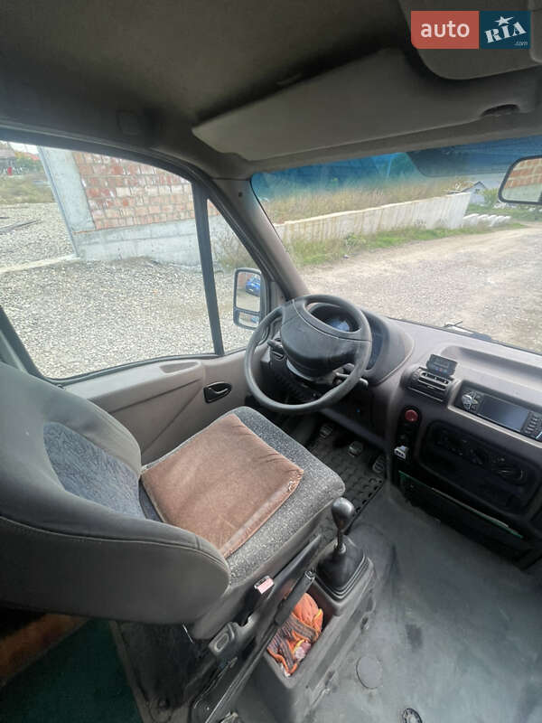 Микроавтобус Renault Master 2001 в Черновцах