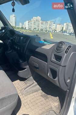 Грузовой фургон Renault Master 2015 в  фото 5 Грузовой фургон Renault Master 2015 в