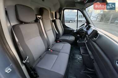 Грузовой фургон Renault Master 2023 в 