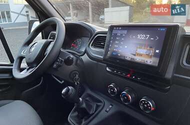 Грузовой фургон Renault Master 2023 в 