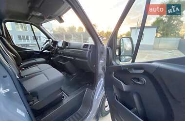 Грузовой фургон Renault Master 2023 в 