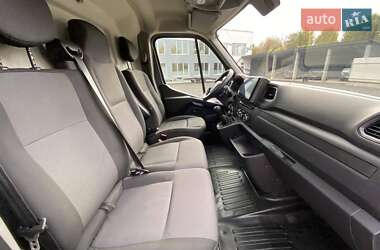 Вантажний фургон Renault Master 2023 в 