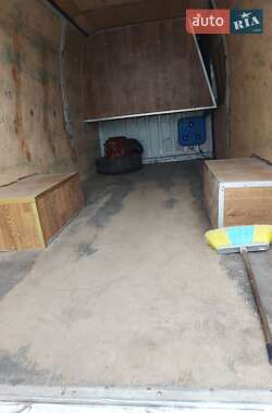 Грузовой фургон Renault Master 2012 в 