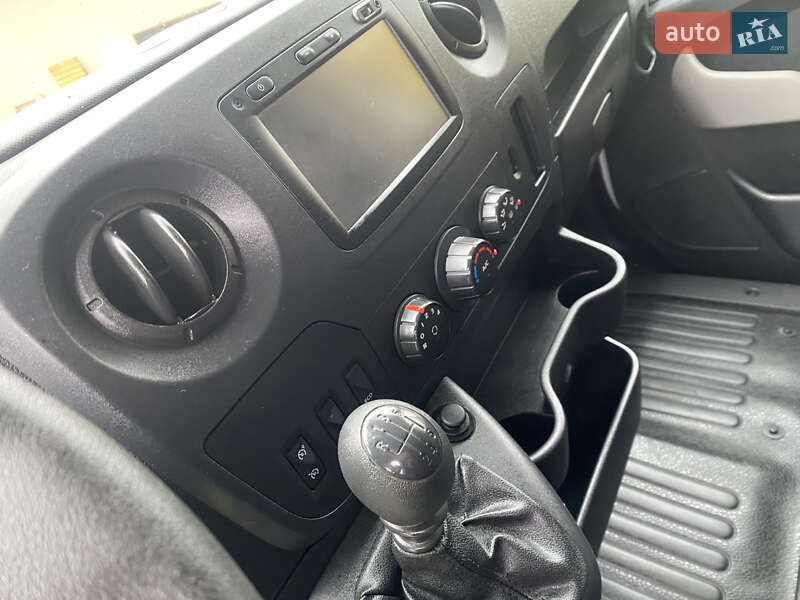Грузовой фургон Renault Master 2018 в Дубно