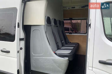 Грузопассажирский фургон Renault Master 2019 в 