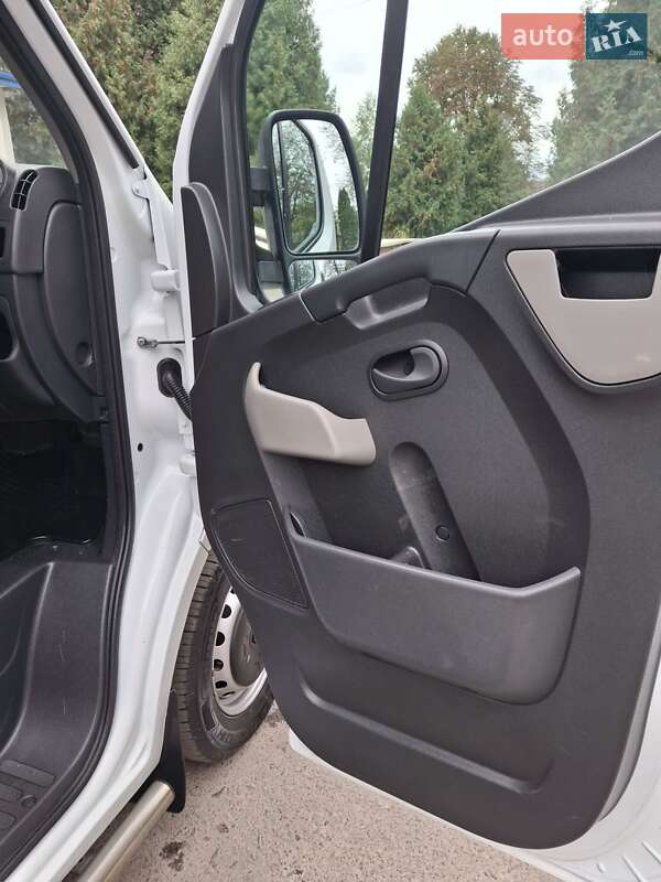 Вантажний фургон Renault Master 2018 в Дубні