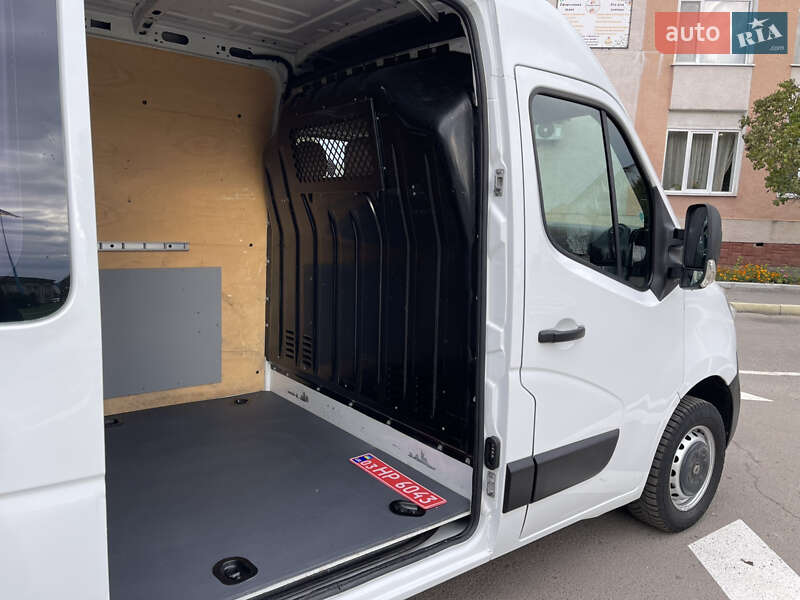 Грузовой фургон Renault Master 2015 в Радивилове