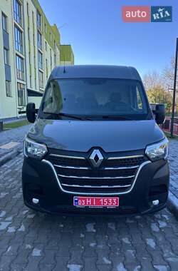 Грузовой фургон Renault Master 2023 в 