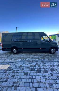 Грузовой фургон Renault Master 2023 в 