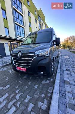 Грузовой фургон Renault Master 2023 в 