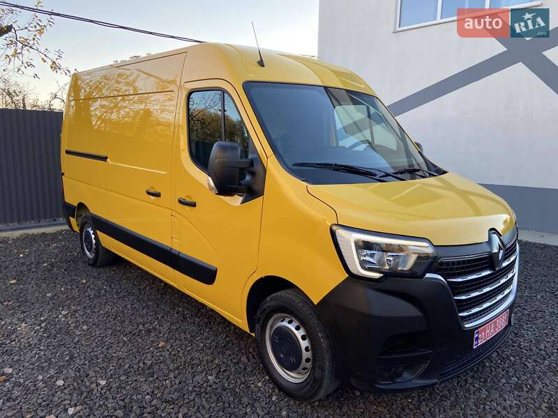 Грузовой фургон Renault Master 2022 в 