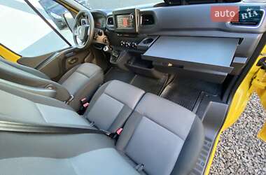 Грузовой фургон Renault Master 2022 в 
