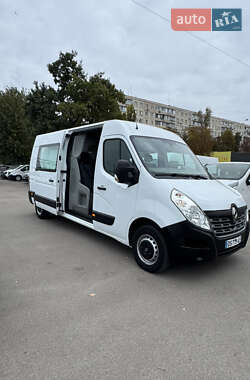 Грузопассажирский фургон Renault Master 2015 в 