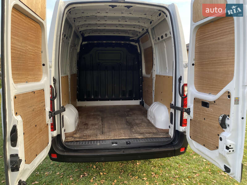 Грузовой фургон Renault Master 2018 в Дубно