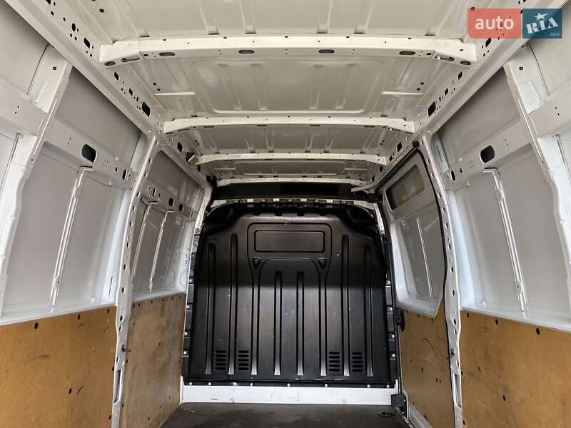 Грузовой фургон Renault Master 2021 в Хусте