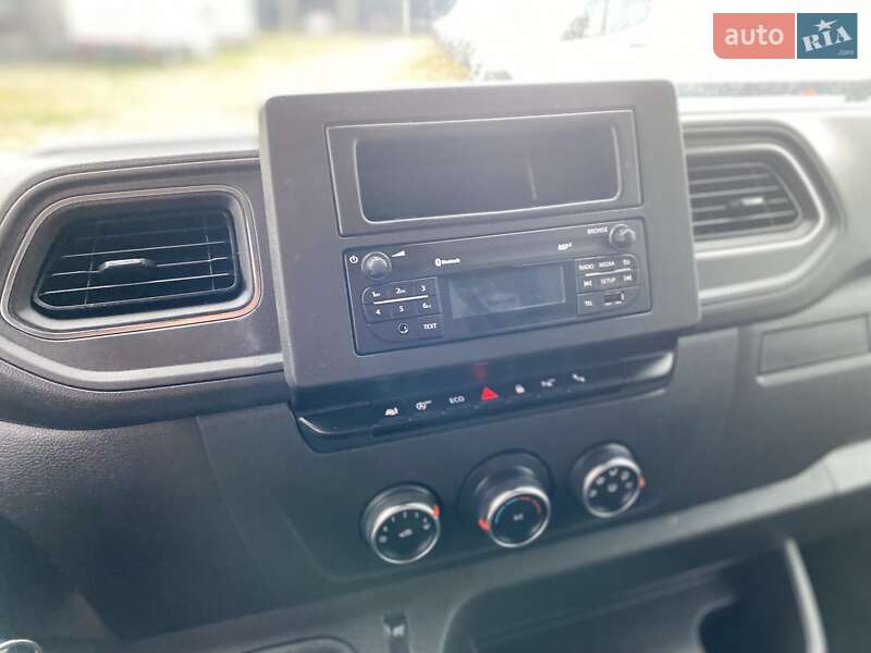 Грузовой фургон Renault Master 2021 в Хусте