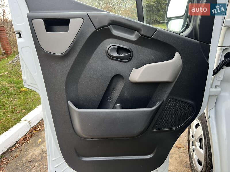 Грузовой фургон Renault Master 2017 в Бердичеве фото 19 Грузовой фургон Renault Master 2017 в Бердичеве