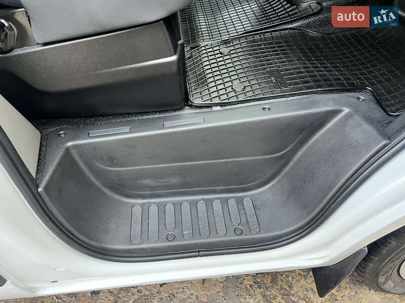 Грузовой фургон Renault Master 2017 в Бердичеве фото 26 Грузовой фургон Renault Master 2017 в Бердичеве