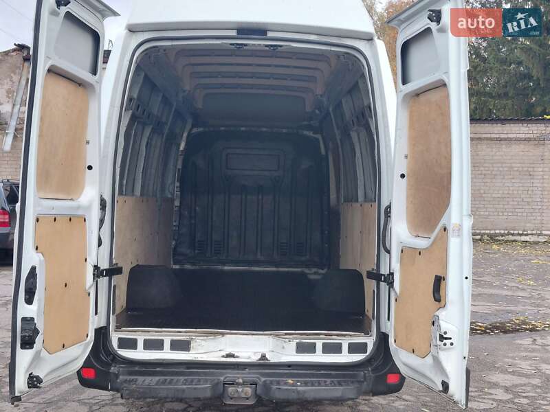 Грузовой фургон Renault Master 2015 в Желтых Водах