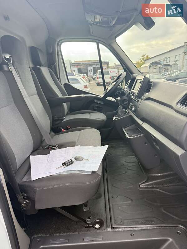 Мікроавтобус вантажний (до 3,5т) Renault Master 2022 в Луцьку