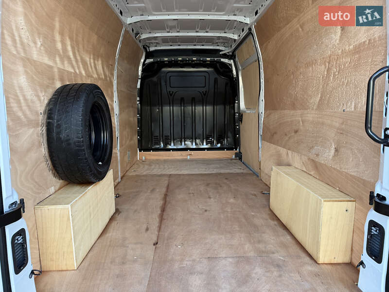 Грузовой фургон Renault Master 2023 в Дубно