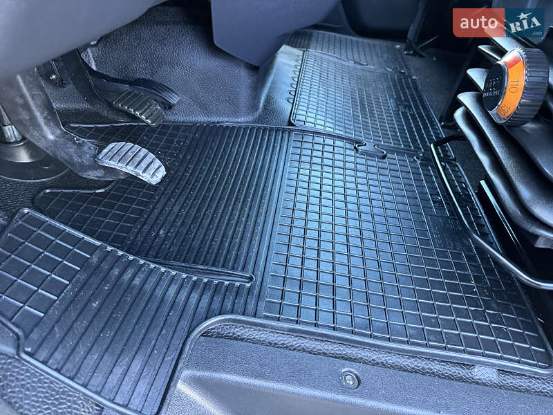 Грузовой фургон Renault Master 2023 в Дубно