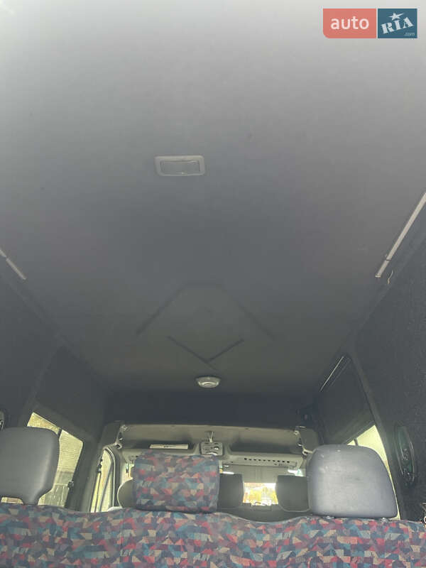 Вантажопасажирський фургон Renault Master 2005 в Рава-Руській