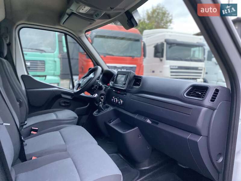 Грузовой фургон Renault Master 2021 в Хусте