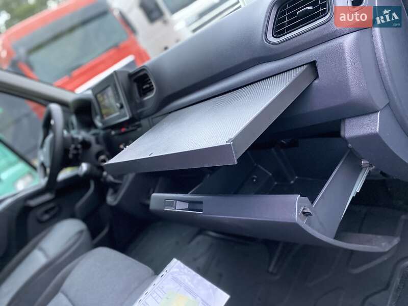 Грузовой фургон Renault Master 2021 в Хусте