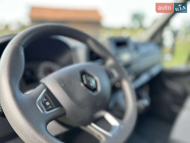 Грузовой фургон Renault Master 2023 в Стрые