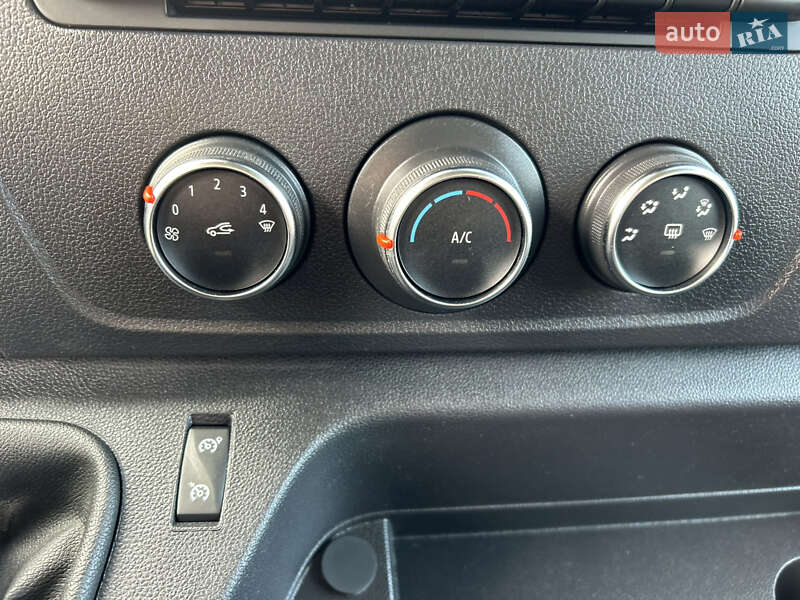 Грузовой фургон Renault Master 2023 в Стрые