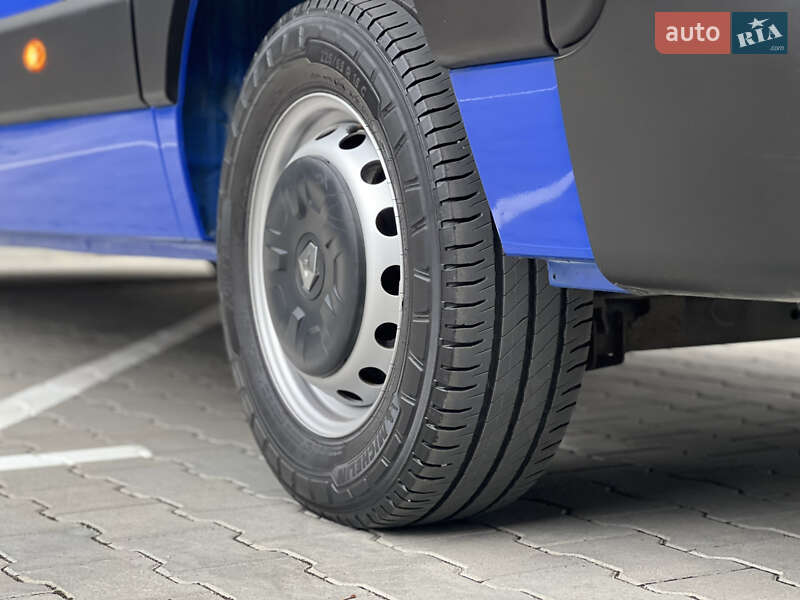 Вантажний фургон Renault Master 2020 в Дубні