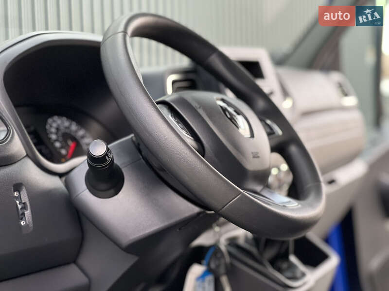 Вантажний фургон Renault Master 2020 в Дубні