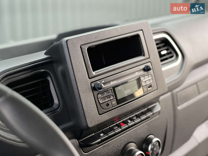 Вантажний фургон Renault Master 2020 в Дубні