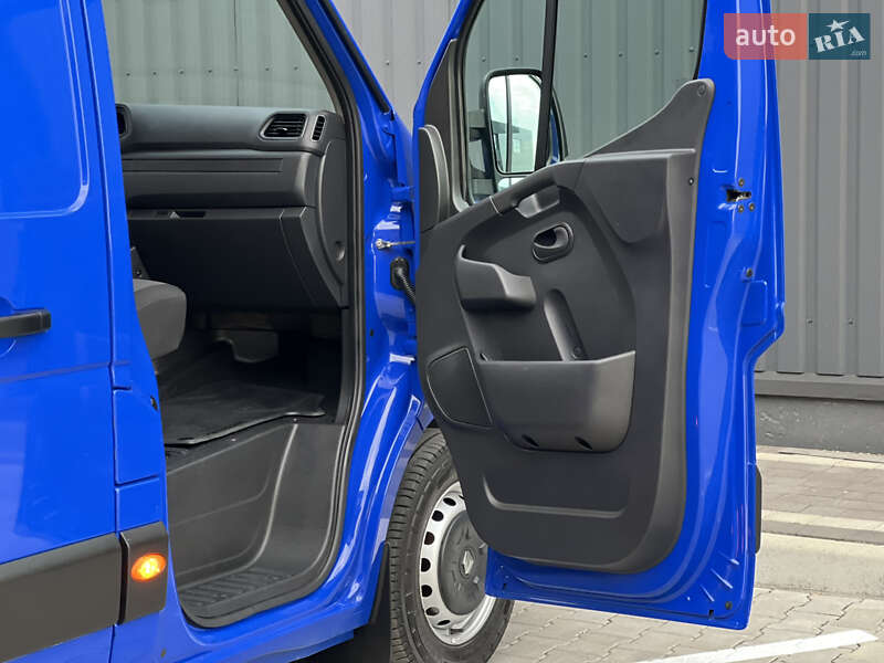 Вантажний фургон Renault Master 2020 в Дубні
