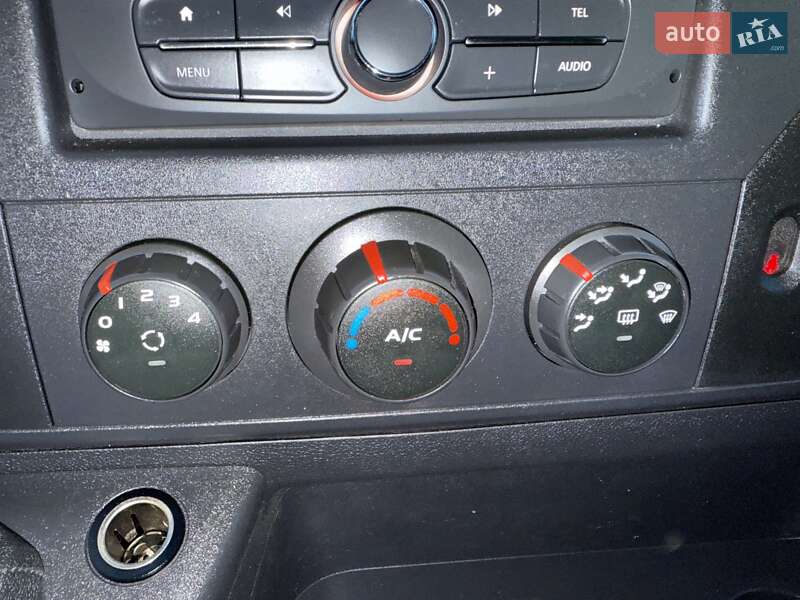 Грузовой фургон Renault Master 2017 в Львове