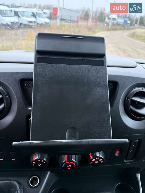 Грузовой фургон Renault Master 2017 в Львове