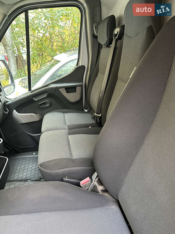 Грузовой фургон Renault Master 2015 в Киеве