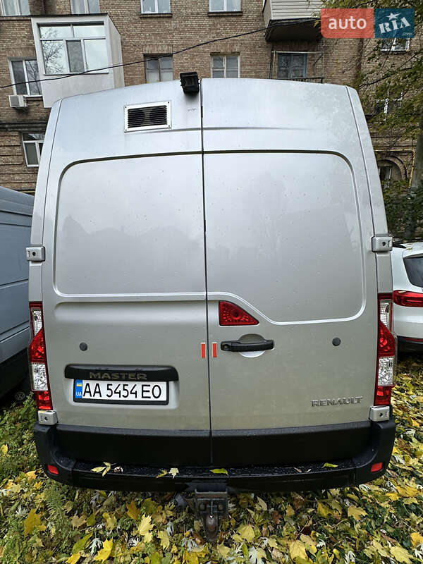 Грузовой фургон Renault Master 2015 в Киеве