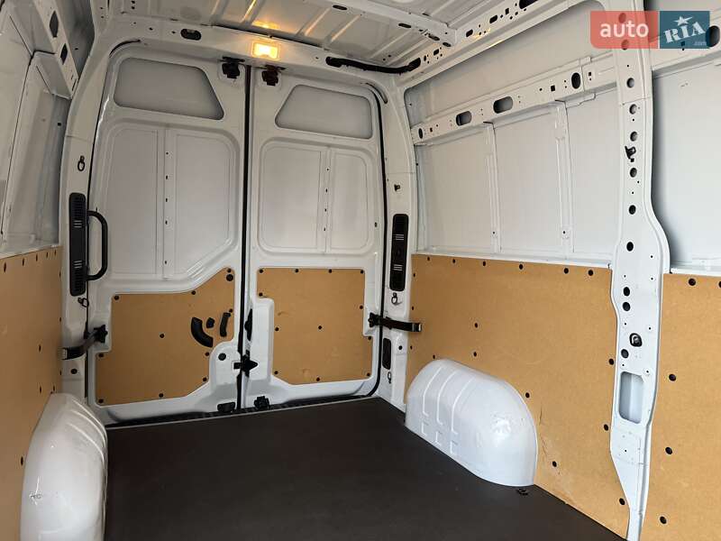 Грузовой фургон Renault Master 2021 в Киеве