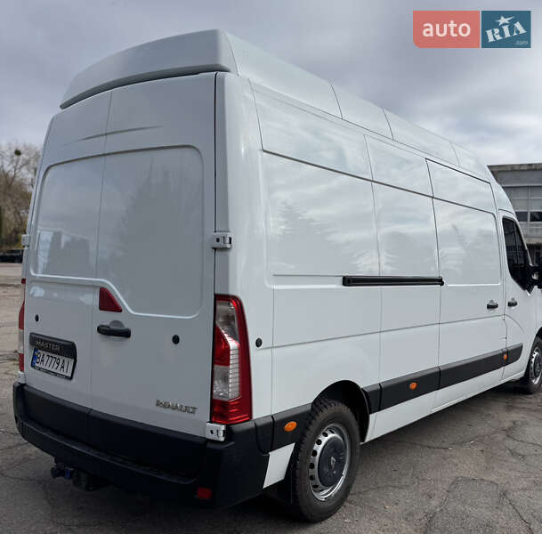 Вантажний фургон Renault Master 2017 в Кропивницькому
