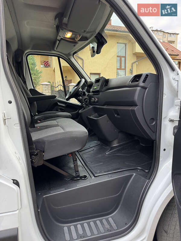 Грузовой фургон Renault Master 2022 в Ивано-Франковске