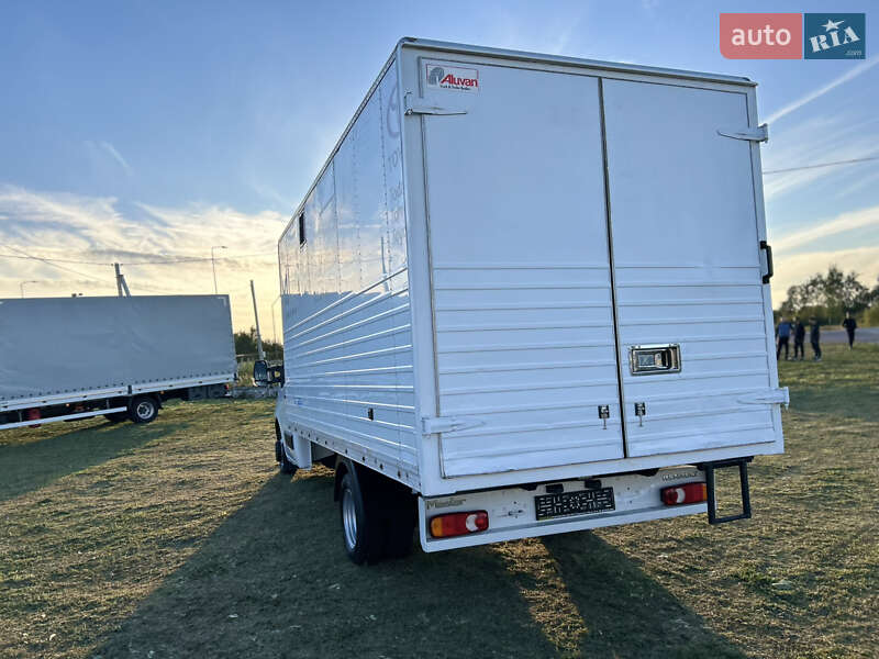 Грузовой фургон Renault Master 2018 в Стрые