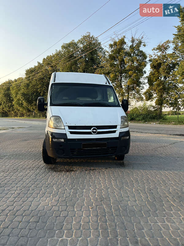 Грузовой фургон Renault Master 2005 в Львове