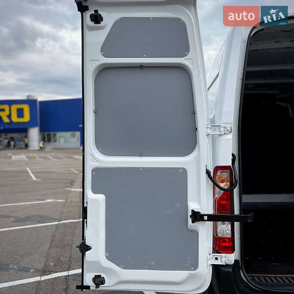 Вантажний фургон Renault Master 2020 в Києві