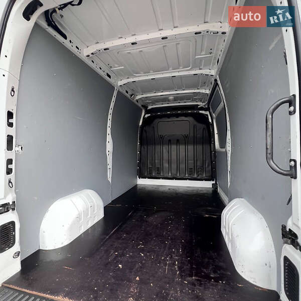 Вантажний фургон Renault Master 2020 в Києві
