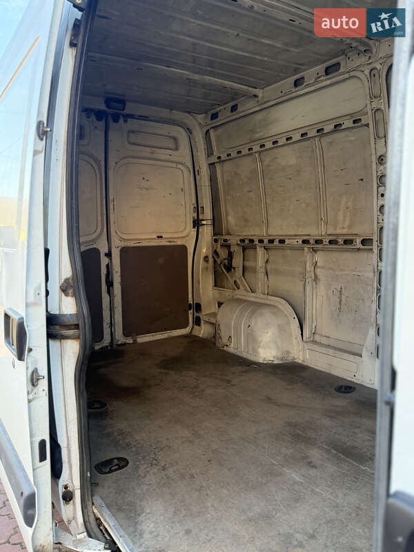 Вантажний фургон Renault Master 1999 в Любомлі